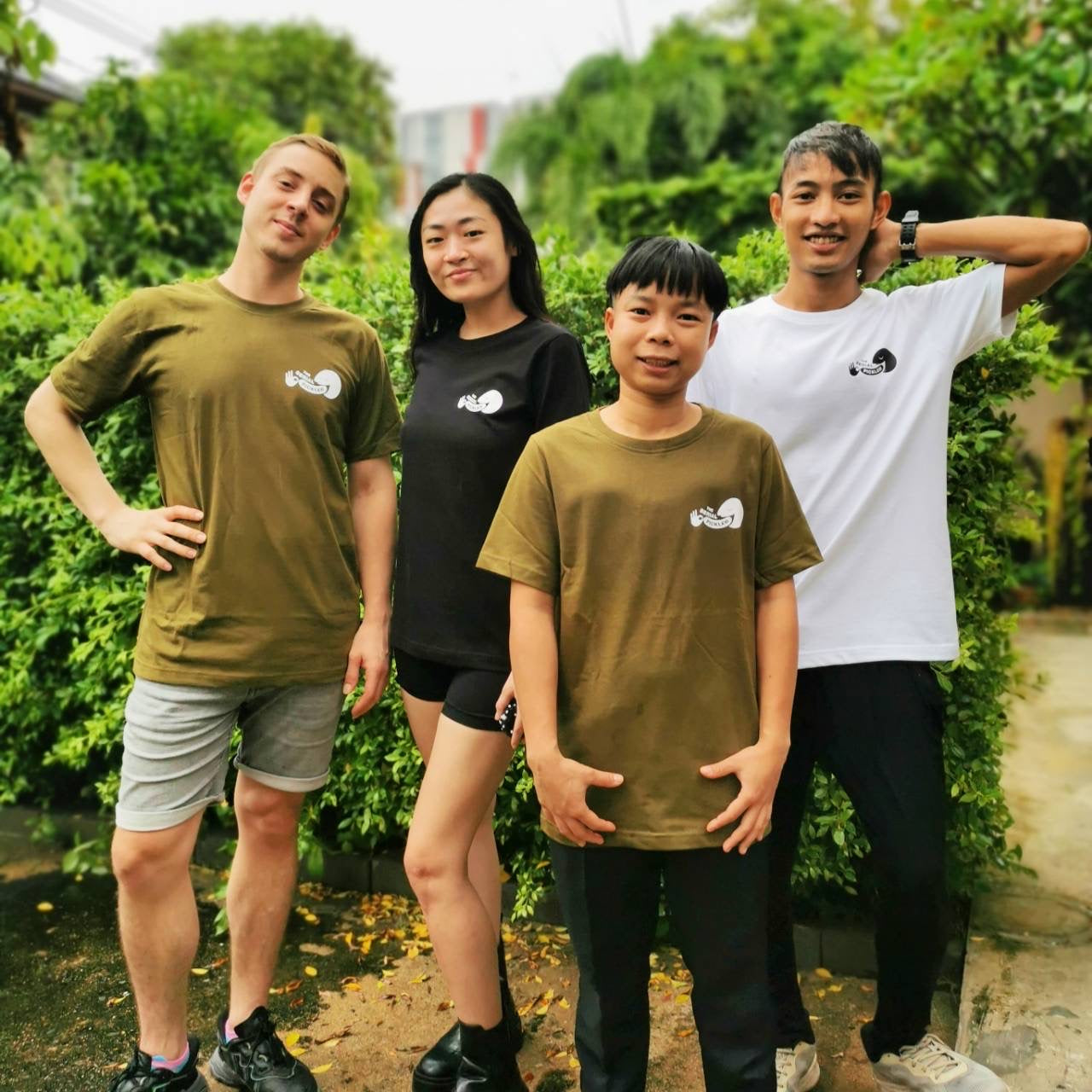 T-Shirts The Serial Pickler group picture